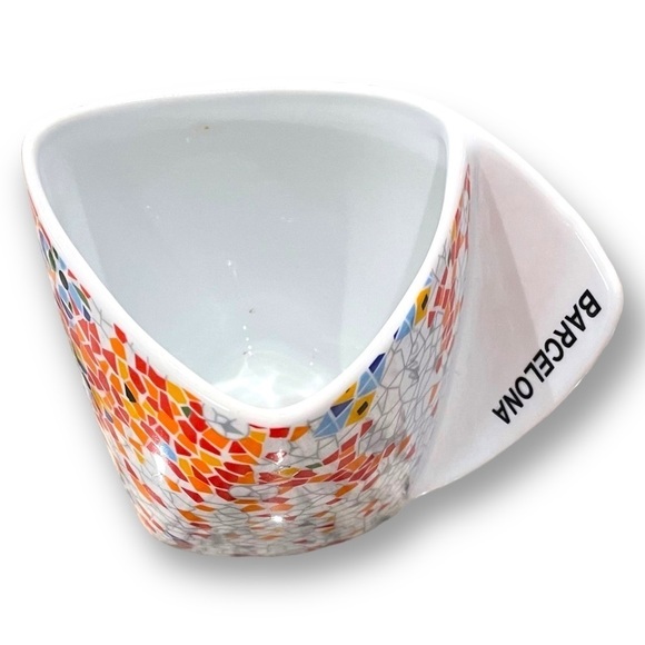 Antoni Gaudi Barcelona Triangular Multicolor Mosaic Mug - Picture 2 of 4